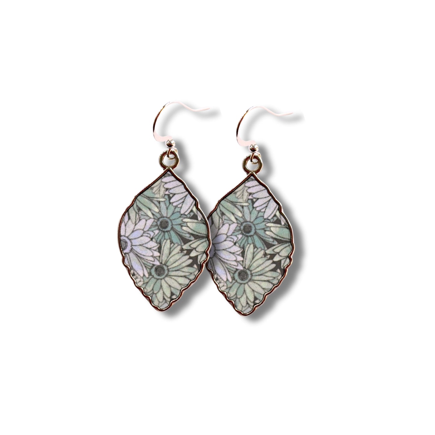 Petal Haze Daisy Earrings