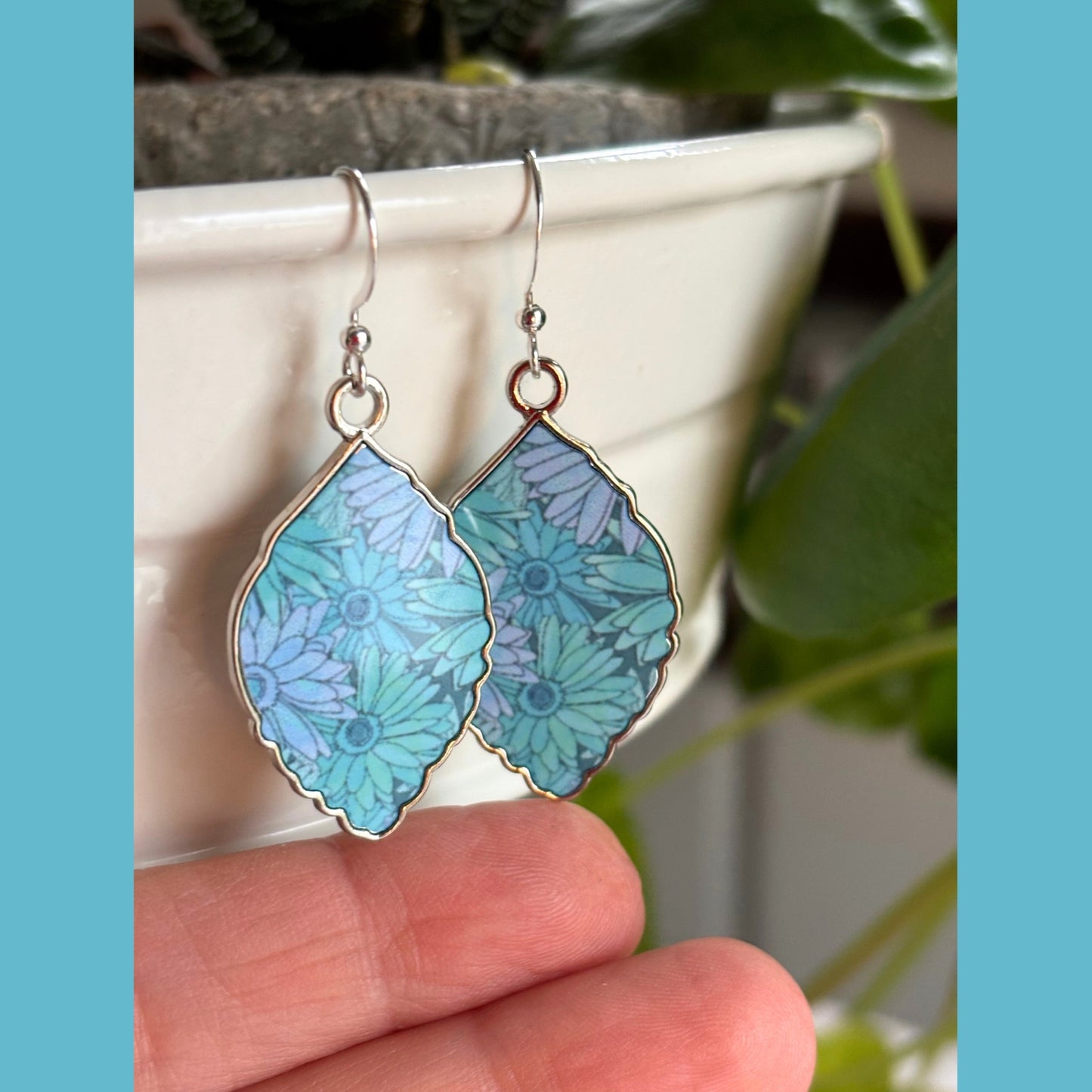 Daisy Blue Earrings